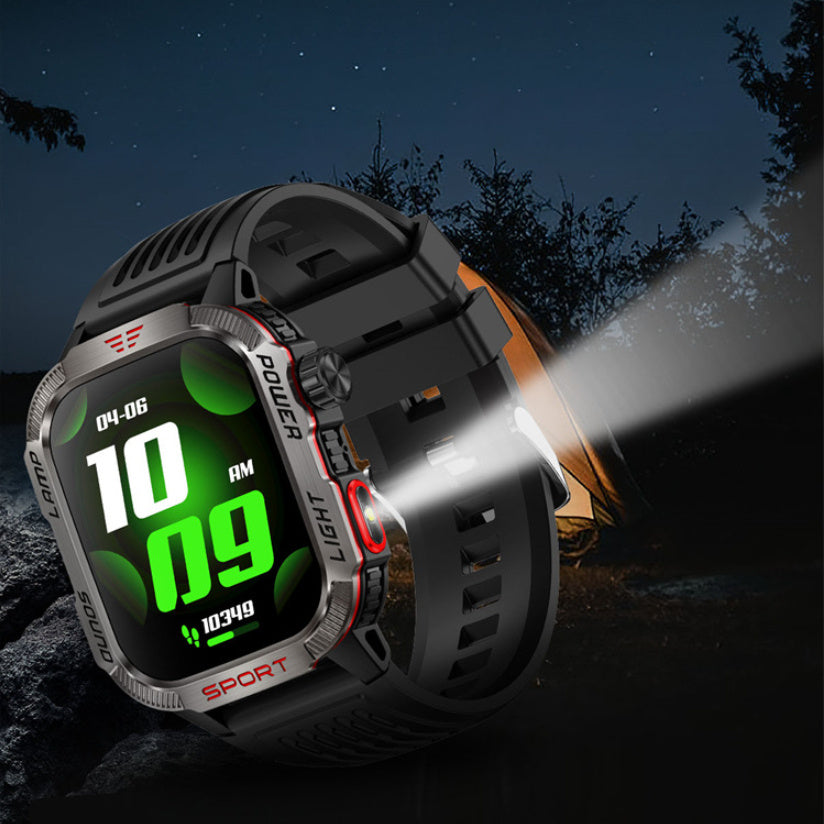 Reloj digital deportivo con linterna LED integrada, pantalla de alto contraste y diseño resistente, ideal para actividades al aire libre.