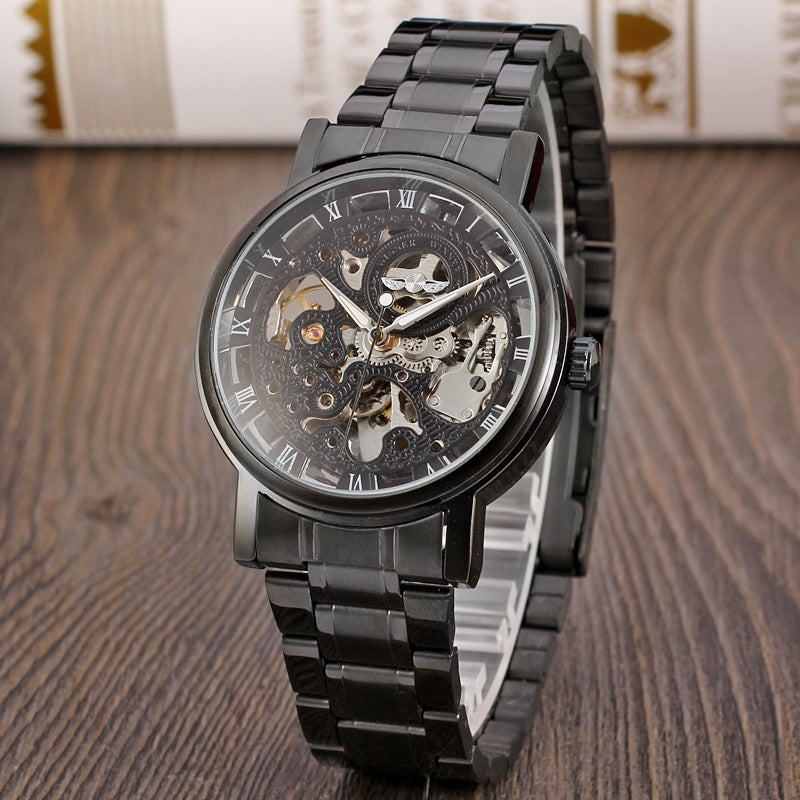 Reloj mecánico negro con diseño esqueleto y brazalete metálico a juego